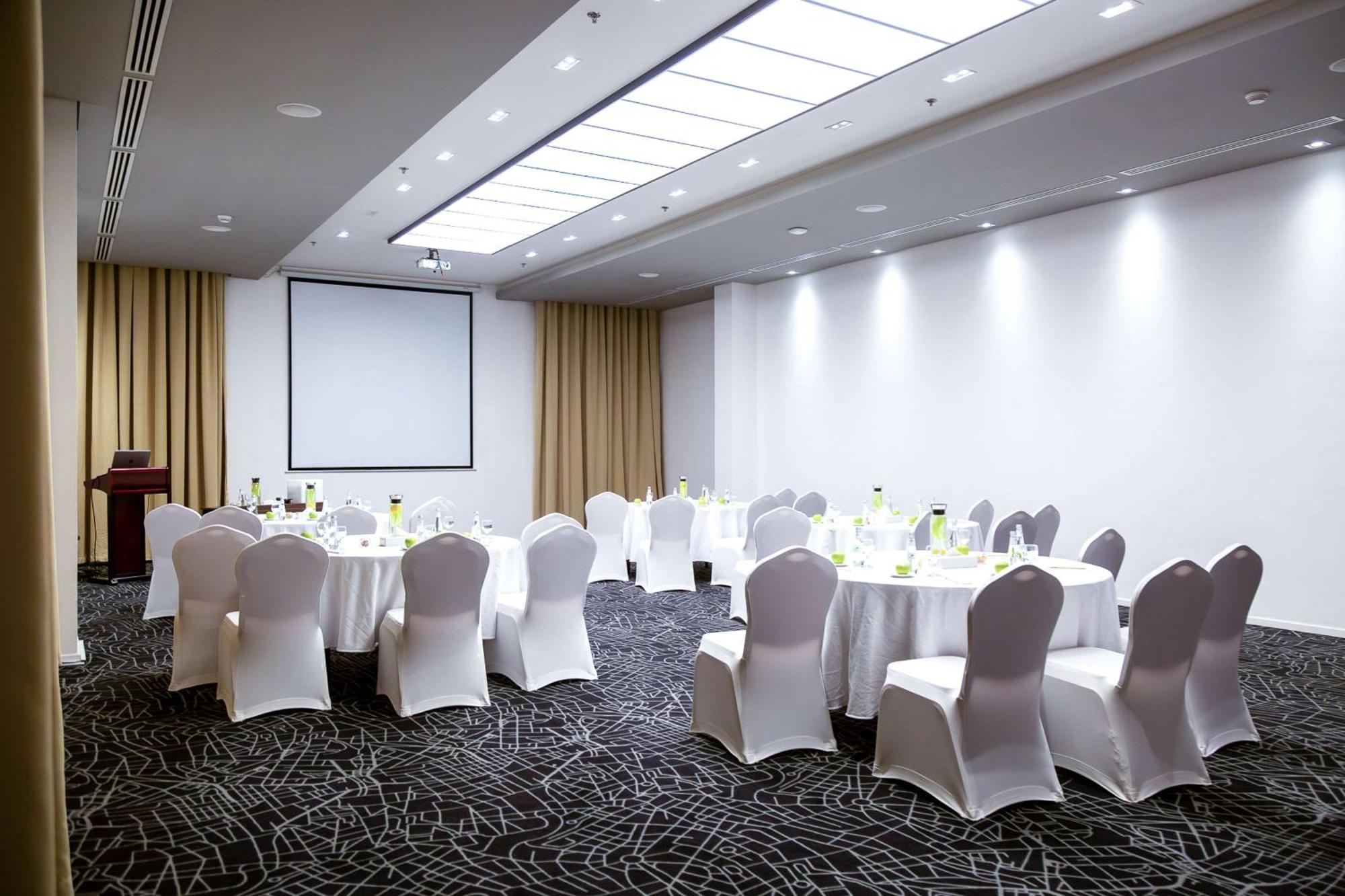 Radisson Hotel & Apartments Dammam Industrial City エクステリア 写真