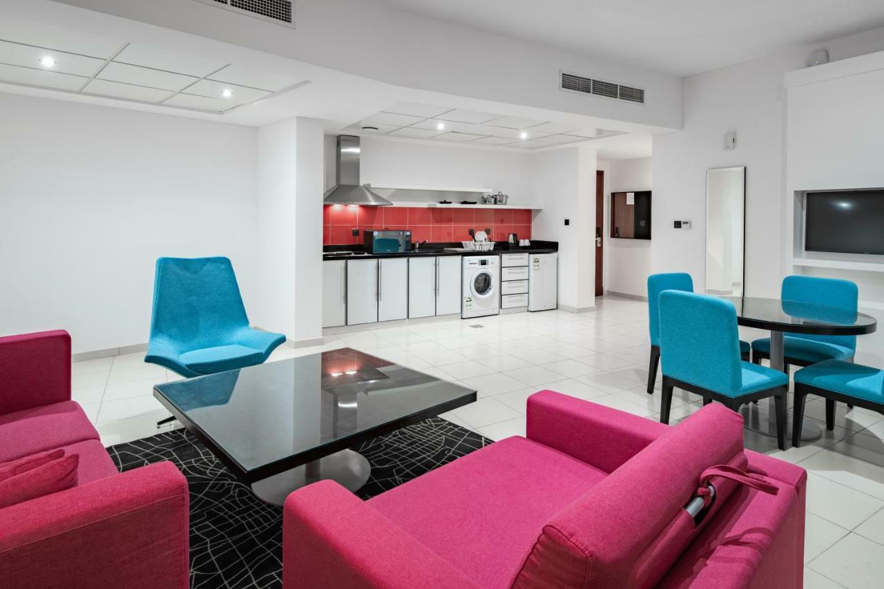 Radisson Hotel & Apartments Dammam Industrial City エクステリア 写真