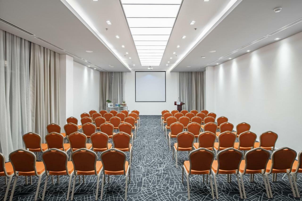 Radisson Hotel & Apartments Dammam Industrial City エクステリア 写真