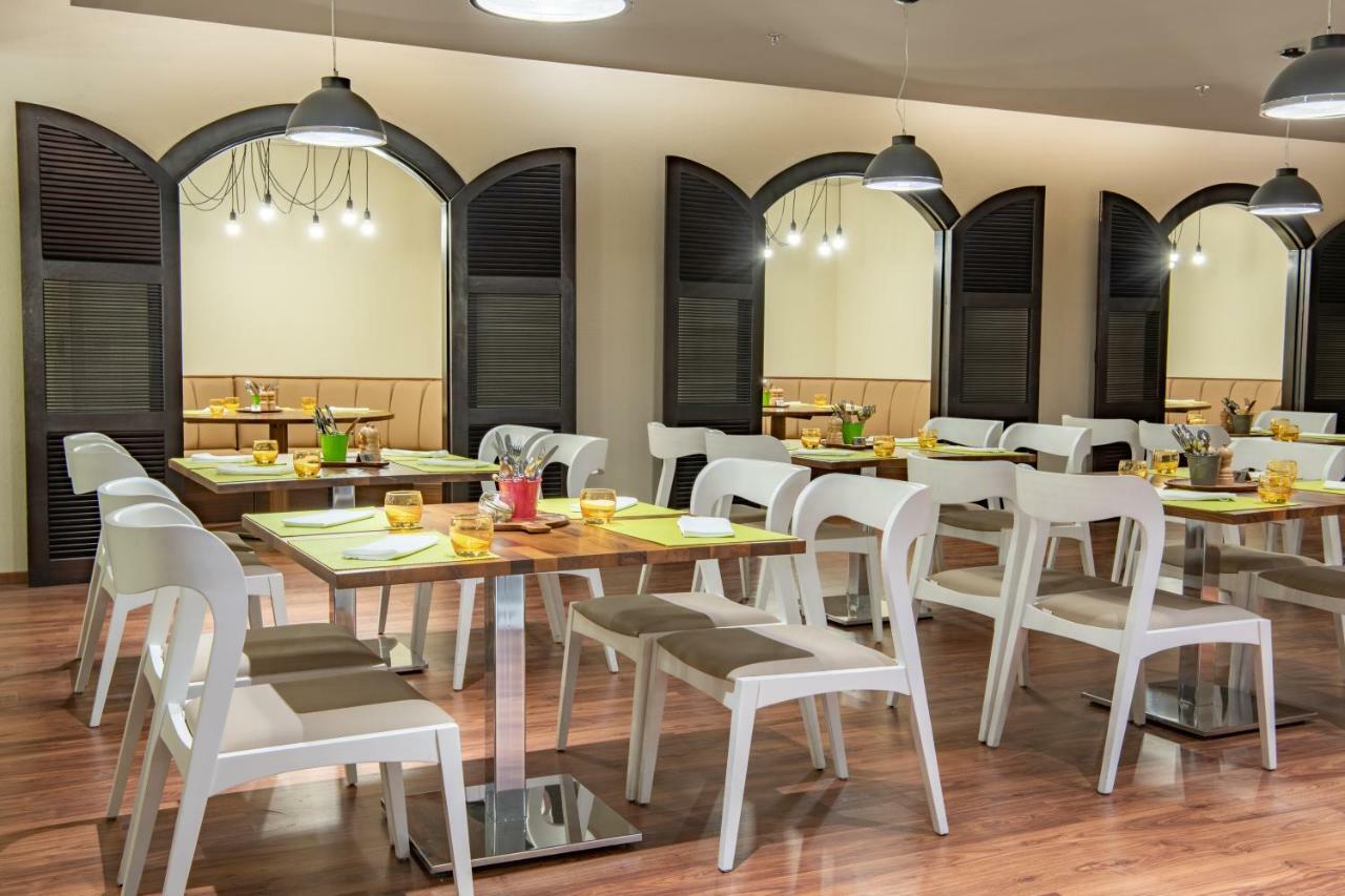 Radisson Hotel & Apartments Dammam Industrial City エクステリア 写真