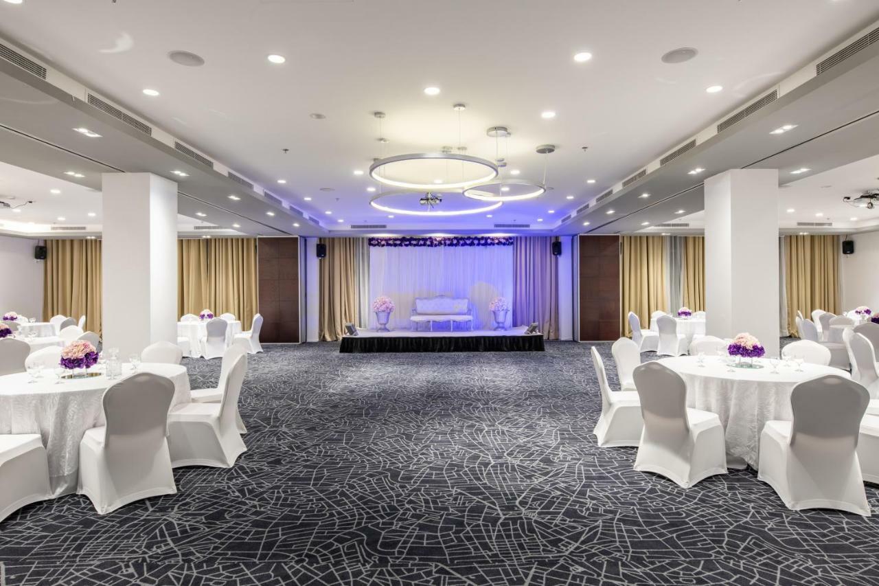 Radisson Hotel & Apartments Dammam Industrial City エクステリア 写真